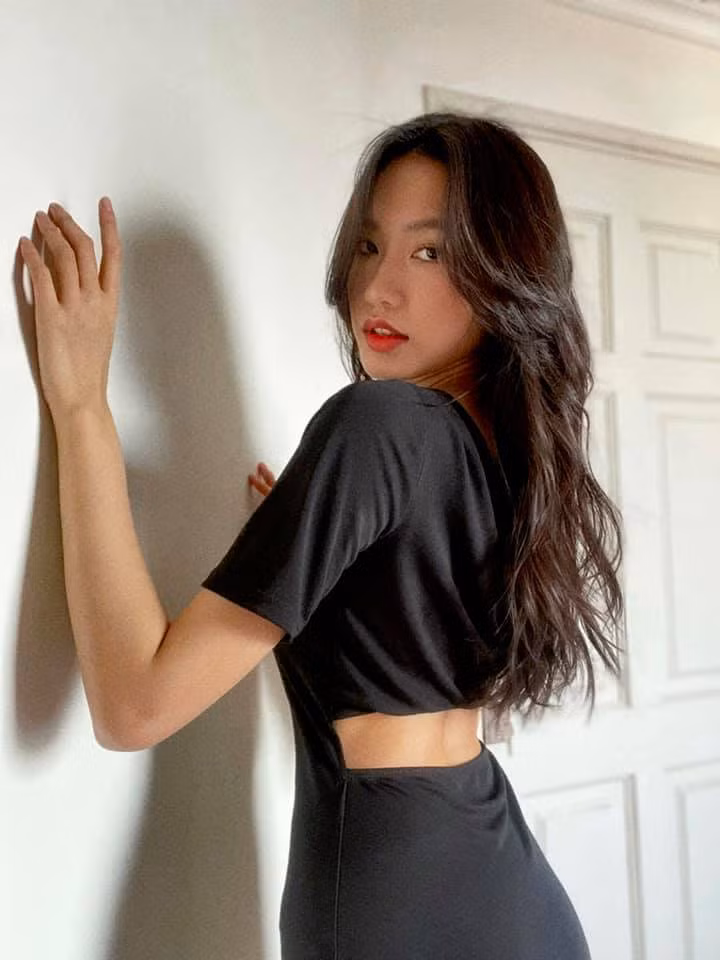 Bồ tin đồn của Văn Hậu còn cho biết thêm cô nàng không để tâm, thậm chí thấy những lời gièm pha, bình luận, so sánh mất duyên và loan tin vô căn cứ với mình là khá nực cười.