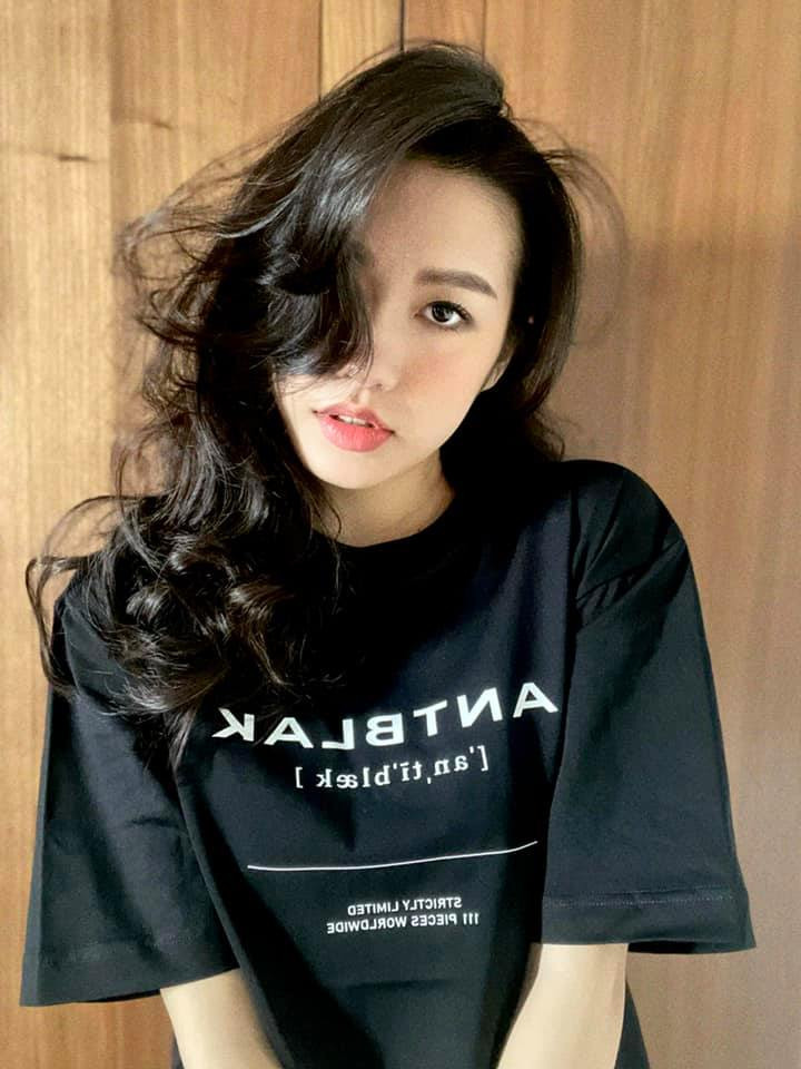 Dù chưa từng lên tiếng xác nhận nhưng Doãn Hải My và Đoàn Văn Hậu đã để lộ kha khá hint hẹn hò trước đó.