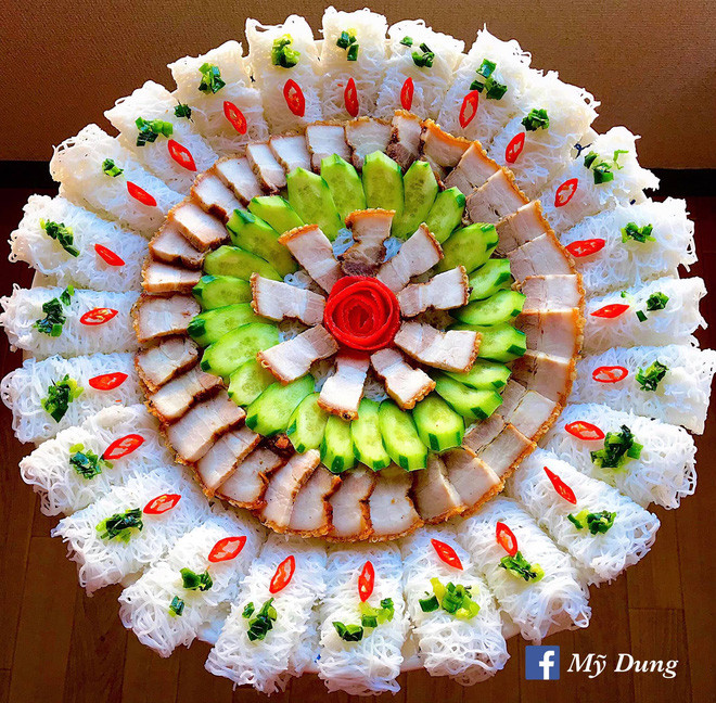 Mỹ Dung cũng cho biết thêm để làm được những món ăn Việt như mình từng làm cô bạn phải lên thực đơn và mất khoảng một tuần để chuẩn bị đủ gia vị.