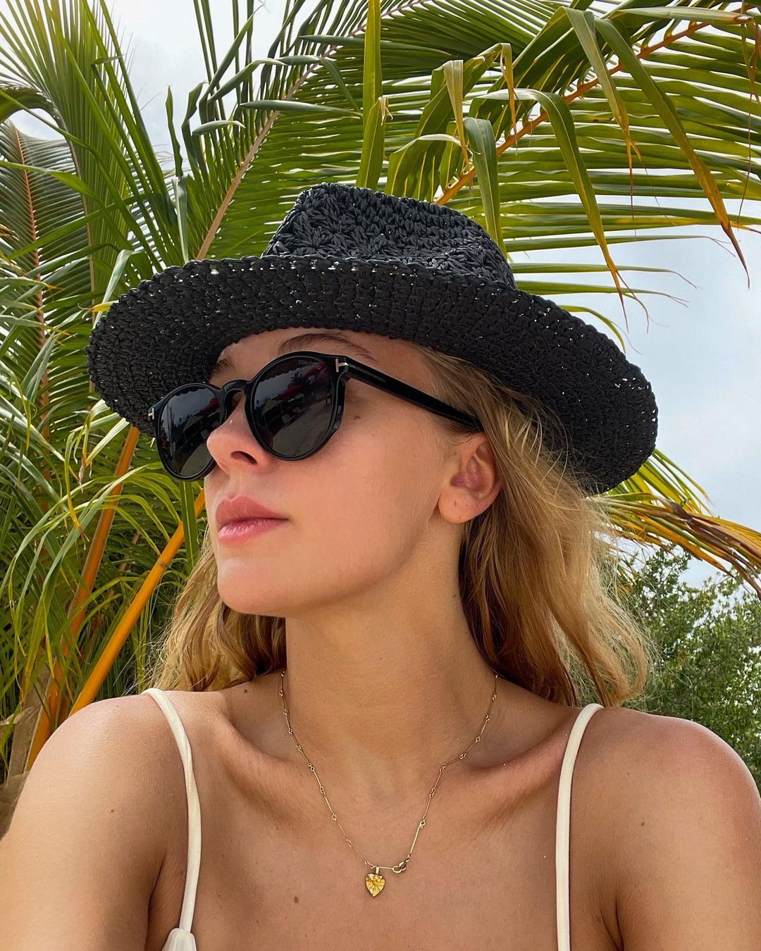 Nhà thiết kế trang phục cho vận động viên trượt băng nghệ thuật Evgenia Kosygina, trong một cuộc phỏng vấn với Match TV từng chia sẻ, Alexandra Stepanova là người có vóc dáng đẹp nhất trong số các vận động viên trượt băng cô từng làm việc.