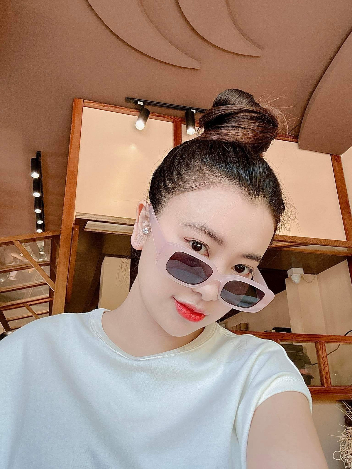 Giờ đây, Thúy Quỳnh có những thành công nhất định trong sự nghiệp, ngày càng xinh đẹp và trưởng thành hơn.