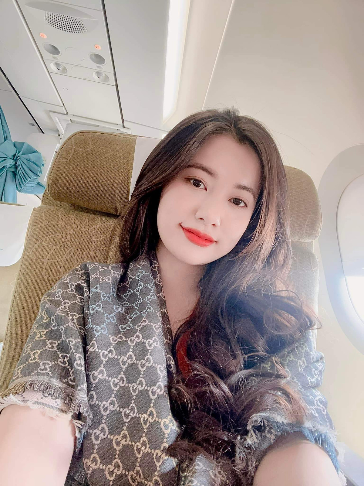 Sau 11 năm, Thúy Quỳnh vẫn giữ được hình ảnh đẹp, có tri thức trong mắt khán giả.