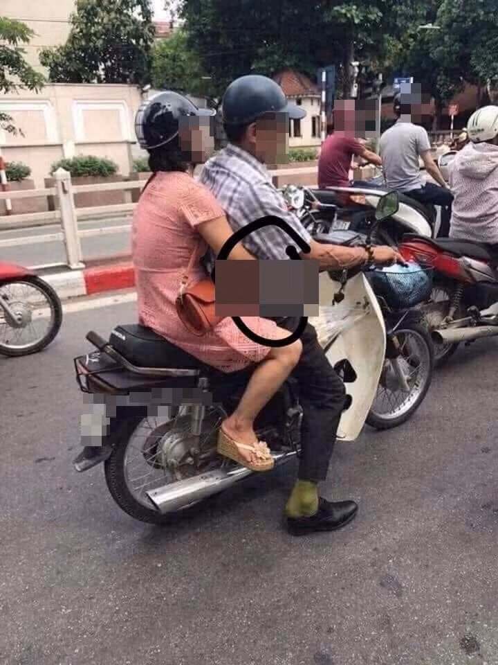 Thời gian qua, mạng xã hội xuất hiện không ít những trường hợp ngang nhiên diễn cảnh nóng nơi công cộng.