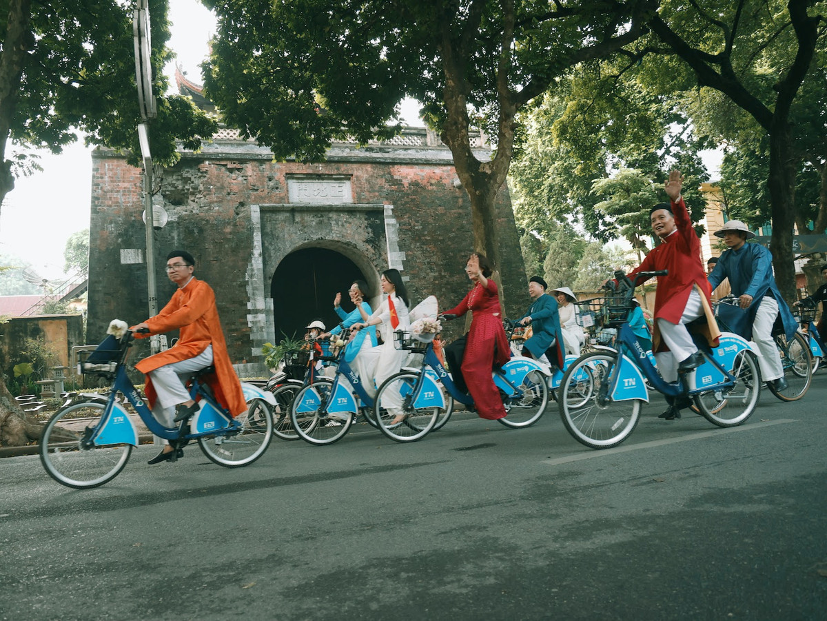 Đại diện Câu lạc bộ Đình Làng Việt cho biết, chương trình là hoạt động phi lợi nhuận nhằm quảng bá giá trị di sản áo dài truyền thống.