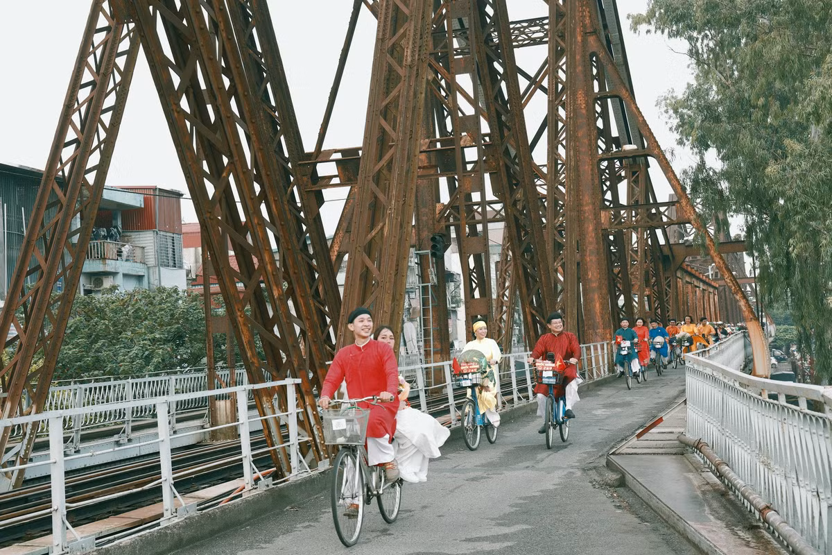 Chương trình "Áo dài kết nối du lịch và di sản Hà Nội" nhằm kích cầu du lịch của Thủ đô, thu hút đông đảo du khách trong nước và quốc tế, đồng thời khai thác, tôn vinh tà áo dài truyền thống của dân tộc Việt Nam gắn với di sản và du lịch.