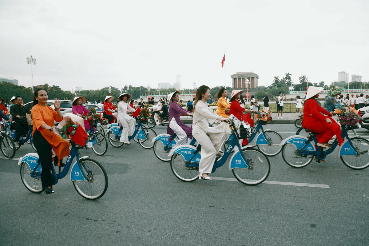 Bên cạnh đó, BTC cũng trích quỹ hoạt động của Câu lạc bộ Đình Làng Việt để các thành viên tham gia sự kiện được sử dụng xe đạp miễn phí.