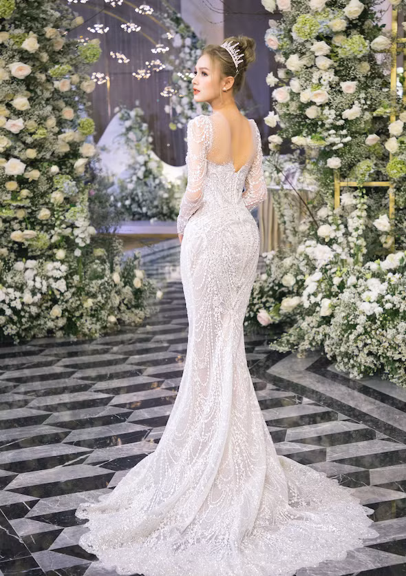 Trong bộ ảnh váy cưới mới khoe, Xoài Non được nhận xét ngày càng có nét trưởng thành hơn.