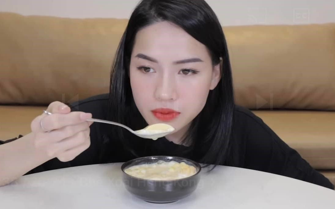 Ngay khi đăng tải, đoạn clip nhanh chóng thu hút sự chú ý từ dân tình. Hầu hết mọi người đều đồng tình với ý kiến của "chiến thần" Hà Linh.