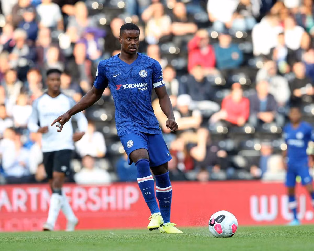 Marc Guehi (13 tháng 7, 2000 - Anh - Chelsea)