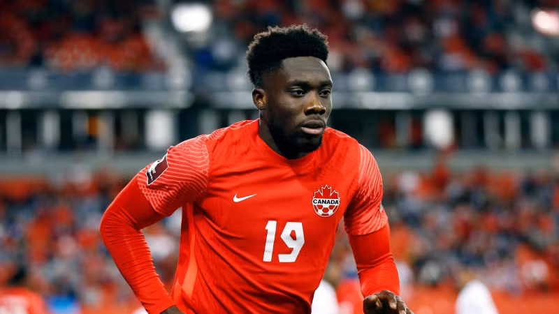 Alphonso Davies (2 tháng 11, 2000) là cầu thủ người Canada hiện đang thi đấu ở Đức cho Bayern Munich. Anh ấy được nhiều người coi là cầu thủ xuất sắc nhất và là gương mặt đại diện của đội tuyển quốc gia Canada. Davies là cầu thủ bóng đá đầu tiên và là người Canada đầu tiên trở thành đại sứ cho cơ quan tị nạn của Liên Hợp Quốc, UNHCR.