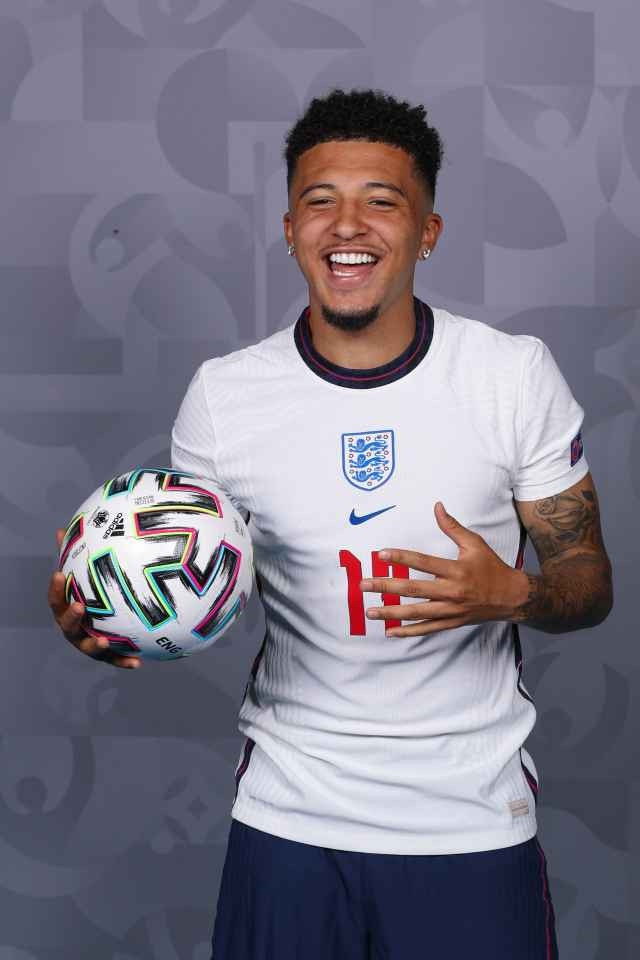 Jadon Sancho là cầu thủ người Anh hiện đang thi đấu cho CLB BVB Dortmund. Anh ấy đã được vinh danh là á quân trong cả hai giải thưởng Cậu bé vàng và Kopa Trophy vào năm 2019. Sancho trở lại. Sancho là thành viên của đội trẻ Anh vô địch Giải vô địch bóng đá U17 thế giới 2017 và ra mắt đội một vào năm 2018. Sancho đã có một tháng 10 năm 2018 thành công khi được vinh danh là Cầu thủ xuất sắc nhất tháng của Bundesliga, ghi ba bàn thắng và một pha kiến tạo chỉ trong ba trận đấu tại giải đấu.