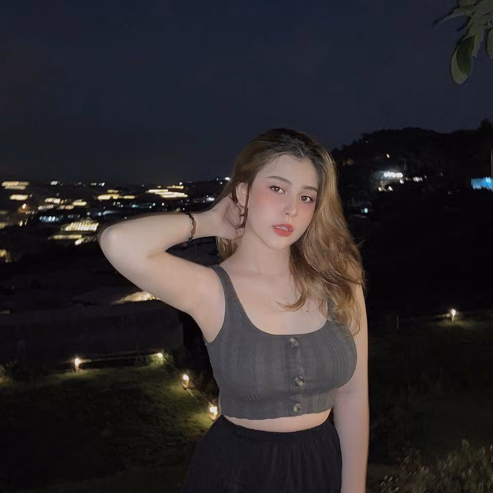 Đồng thời dân mạng cũng không quên lên án hành vi giả mạo ảnh nhạy cảm của người khác cũng như lan truyền chúng vì bất kì lý do gì mà trường hợp của Wilson Nhật Anh là một điển hình.