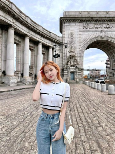 Chao từng chia sẻ những clip về cuộc sống giàu có của một rich kid nhưng cũng được ngưỡng mộ vì tính cách tự lập, khả năng kinh doanh.