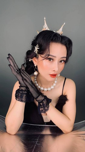 Chuyện tình của Thanh Loan một thời vô cùng ngọt ngào. Hồi mới yêu, anh đã cố gắng học tiếng Việt để có thể chia sẻ và hiểu nhau hơn. Anh còn tự quay video chia sẻ cảm xúc tình cảm với bạn gái.