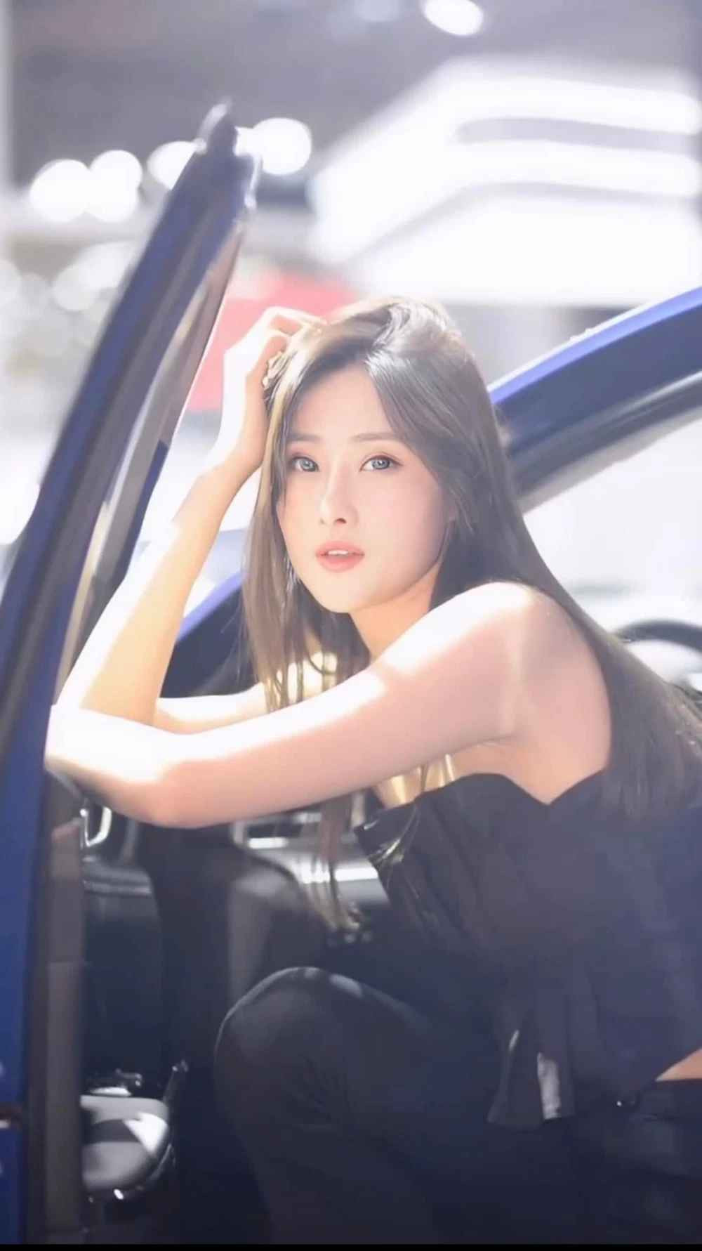 Hiện tượng mạng còn bật mí, cả hai quen nhau qua mạng xã hội Facebook. Anh chính là người theo đuổi cô một thời gian dài dù bị Loan block vì tưởng là... tài khoản ảo.