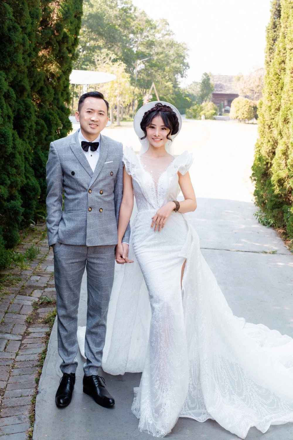 Sau nhiều năm, "cô gái xấu xí nhất mạng xã hội" đã biến hóa trở nên xinh đẹp làm nhiều người ngỡ ngàng.