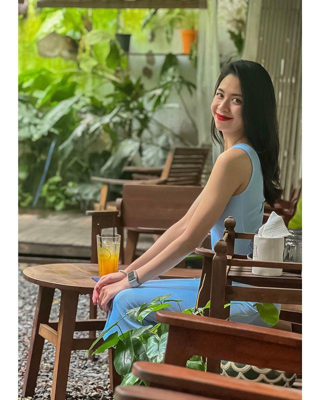 Mẹ Khánh Linh từng nói: "Thất bại lớn nhất của cuộc đời mẹ là nói mà con không nghe lời". Đây cũng là động lực giúp cô phấn đấu để chứng minh với bố mẹ, sự lựa chọn của mình là đúng.