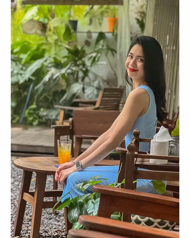 Mẹ Khánh Linh từng nói: "Thất bại lớn nhất của cuộc đời mẹ là nói mà con không nghe lời". Đây cũng là động lực giúp cô phấn đấu để chứng minh với bố mẹ, sự lựa chọn của mình là đúng.