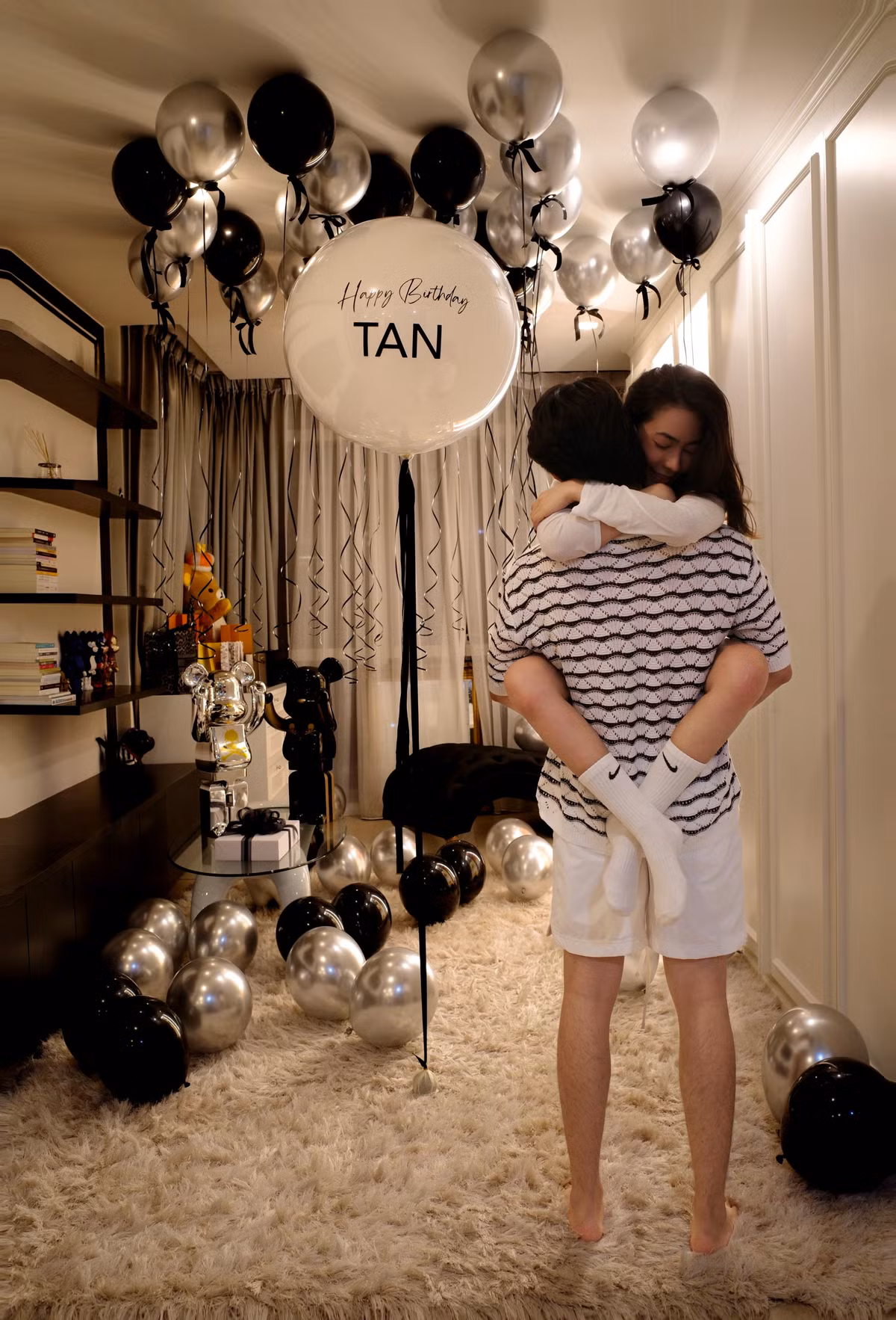 Chuyện tình của Minh Tân và Bowlki có một số khác biệt với cặp đôi thông thường như về văn hoá, hay cách biệt 9 tuổi… Song với anh chàng, những khoảng cách này không quá quan trọng vì cả hai đều rất hiểu nhau.