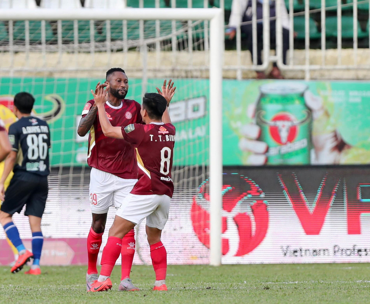 Thua TP.HCM dua tru hang, CLB HAGL co thi dau dung suc?