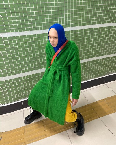 Những bộ trang phục được hiện tượng mạng này đem đến các thảm đỏ luôn để lại những ý kiến trái chiều.