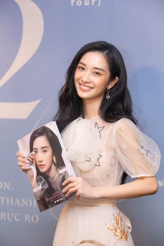 Ngắm nhìn Jun Vũ, nhiều fan để lại bình luận cho rằng cô nàng sở hữu vẻ đẹp nhẹ nhàng, đủ để khiến nhiều trái tim đổ gục.