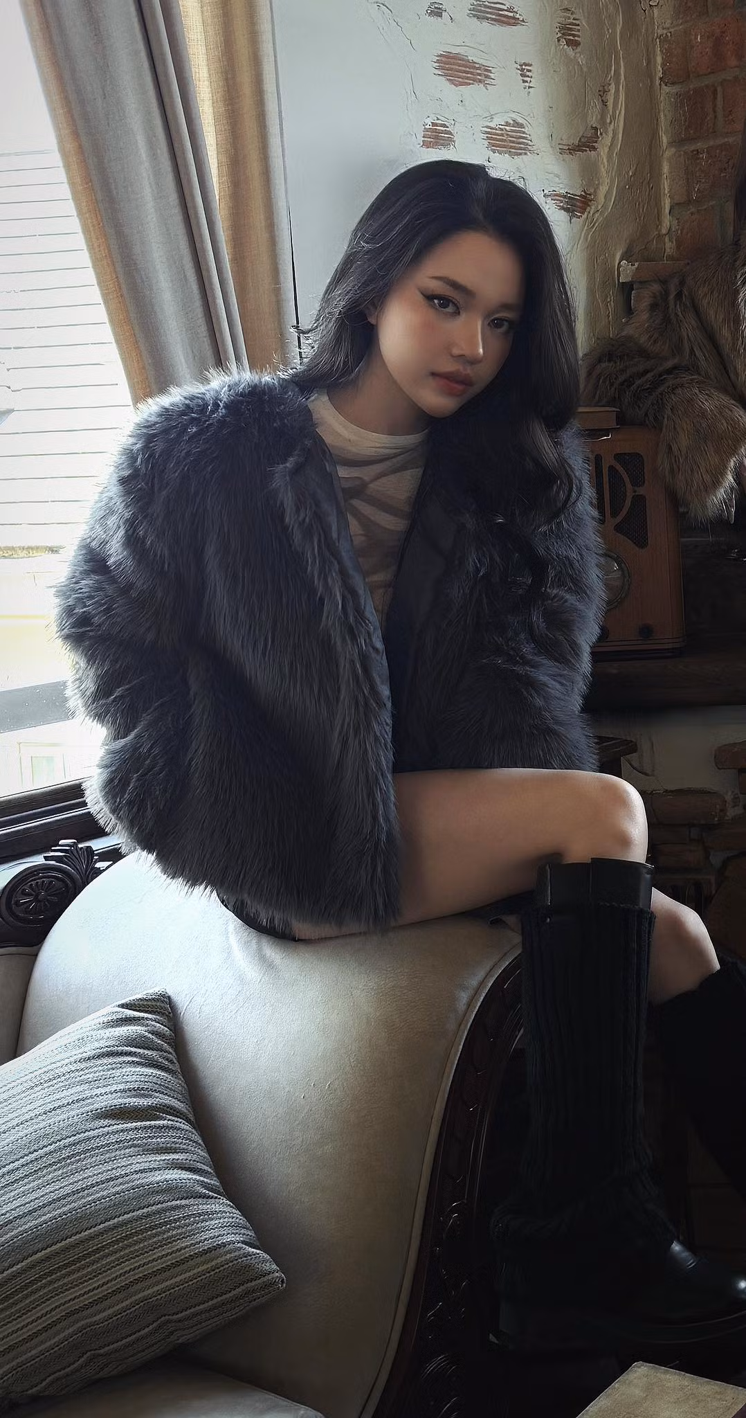 Trước đó, Linh Ngọc Đàm và Max Shu công khai yêu nhau vào cuối năm 2022. Chuyện tình của hai người từ giai đoạn tán tỉnh, yêu xa cho đến đồng hành bên nhau được nhiều người ủng hộ, chúc phúc và ngưỡng mộ.