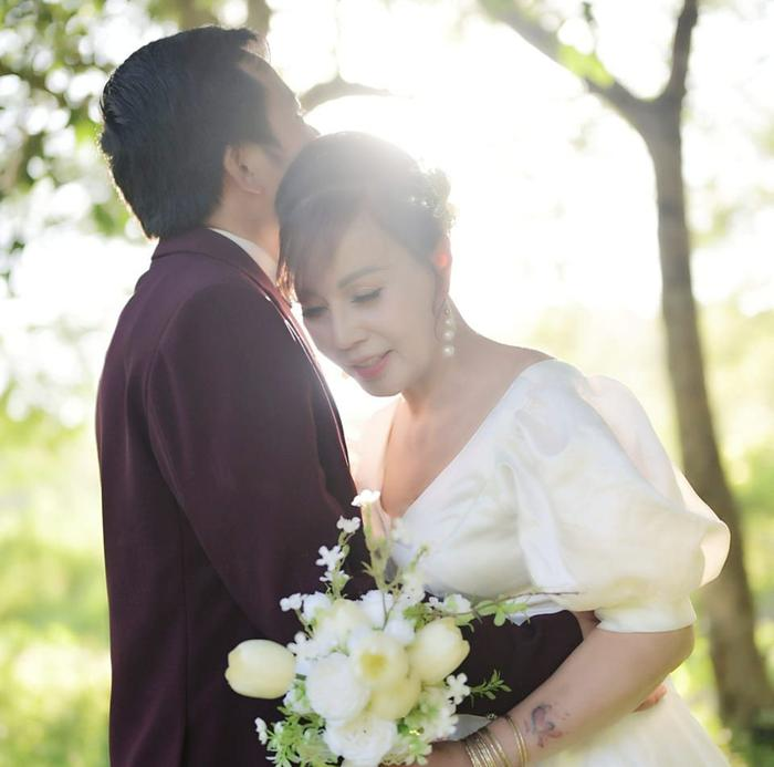 Tuy vậy, cô Thu Sao vẫn luôn giữ được nguồn năng lượng tích cực, không đáp trả "gạch đá" từ dư luận.