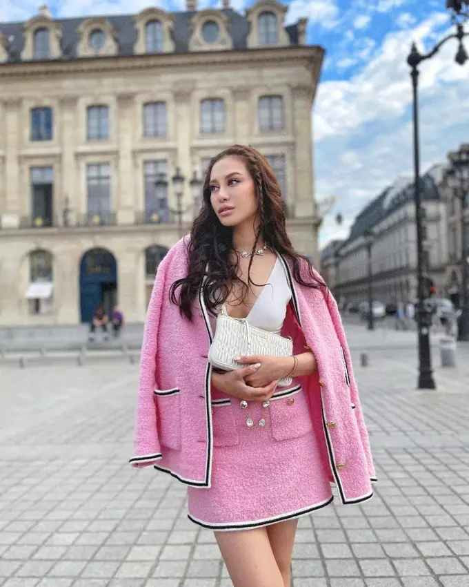 Bố của Eleanor Lam là chủ tịch Tập đoàn bất động sản Lai Sun và loạt công ty con đứng sau.