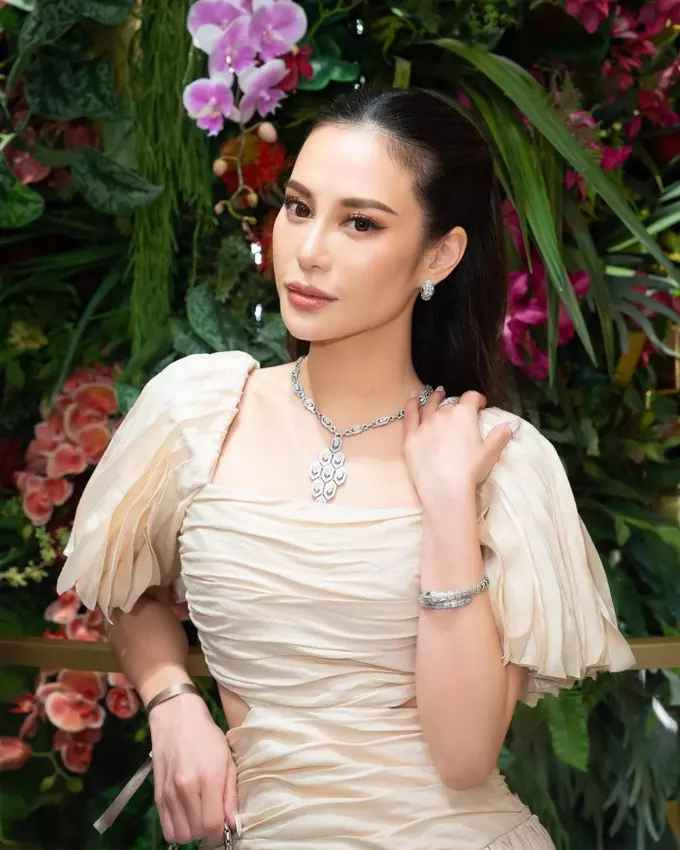 Theo SCMP, cuộc sống của Eleanor Lam được cho là hoàn hảo đến mức "Barbie cũng phải ghen tỵ".