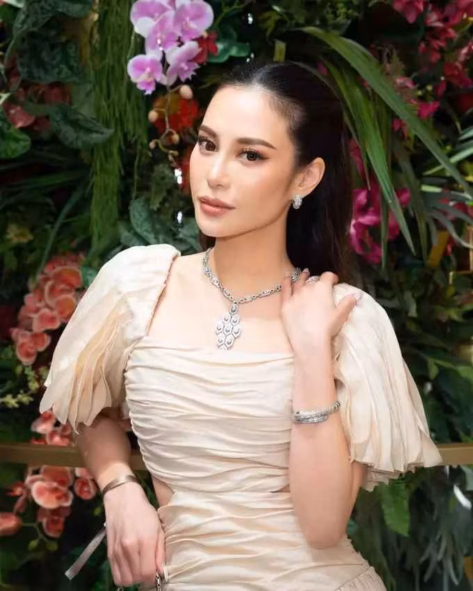 Theo SCMP, cuộc sống của Eleanor Lam được cho là hoàn hảo đến mức "Barbie cũng phải ghen tỵ".