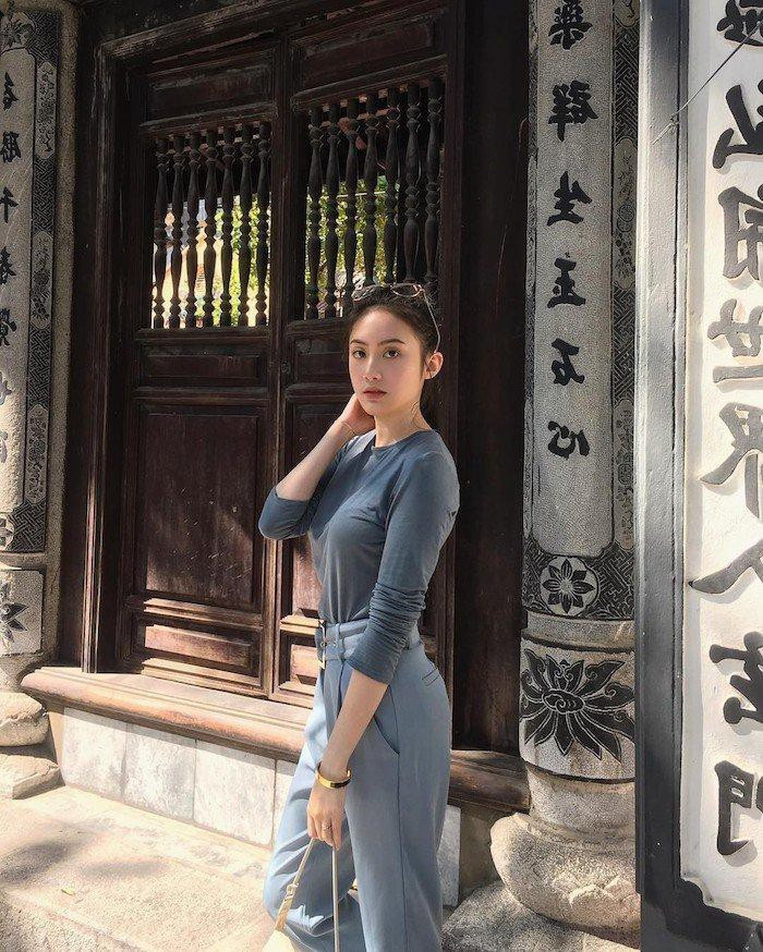 Trên trang cá nhân của mình, ngoài vẻ ngoài xinh xắn, hot girl sinh năm 1997 còn được chú ý bởi những chuyến du lịch khắp thế giới.