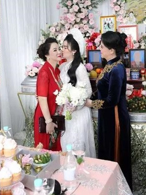 Đặc biệt bà Phương Hằng còn hóm hỉnh thông báo trong tương lai mình sẽ lên chức "chị nội".