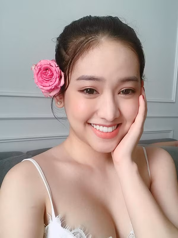 Người theo dõi đang hóng Thuý Vi lên tiếng xem cô nàng đã "hack" vóc dáng bằng cách nào.