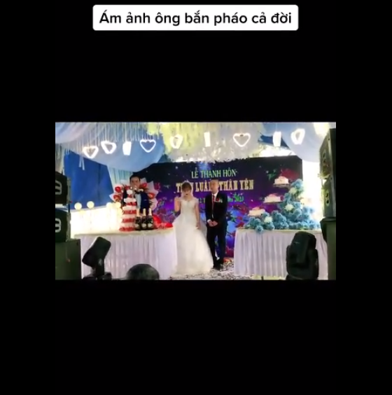 Bởi lẽ, hành động bắn pháo giáy trong đám cưới kiểu này vừa gây nguy hiểm, vừa khiến cô dâu chú rể rơi vào tình huống khó xử với quan khách.