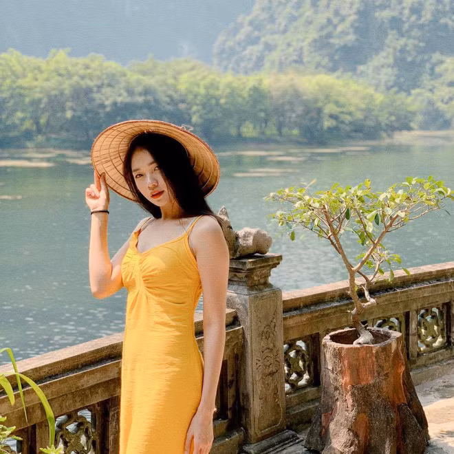 Trước khi làm tiếp viên hàng không, Dương Thu Thảo từng có thời gian thử sức với lĩnh vực người mẫu ảnh.