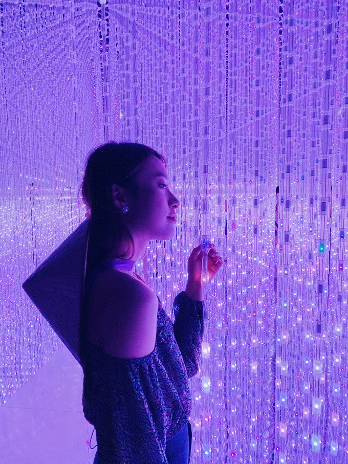 Theo nhiều người nhận xét, với riêng chi tiết mang theo nón lá, Khánh Vy đã chiếm trọn cảm tình của khán giả.