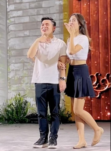 Nếu trước đó, Đỗ Mỹ Linh được gia đình chiều chuộng, không phải làm bất cứ gì trừ việc học thì hiện tại, khi đã có gia đình nhỏ, nàng hậu không thể vô tư như trước được nữa.