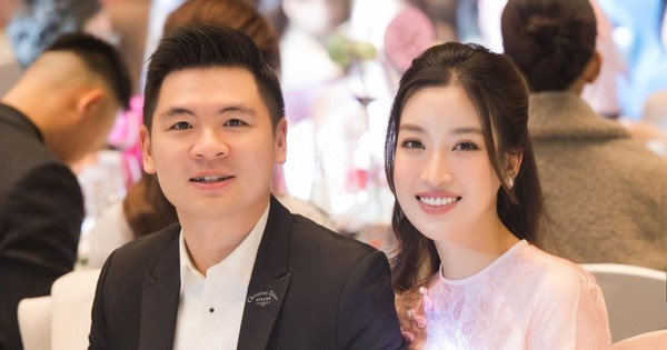 "Khi còn trẻ, chúng ta vui với sự tự do, bay nhảy nhưng khi lập gia đình, chúng ta có niềm vui riêng. Trước khi lấy chồng, tôi đi, trải nghiệm rất nhiều nên hài lòng, tận hưởng hạnh phúc hiện tại của một gia đình nhỏ", Đỗ Mỹ Linh bày tỏ.