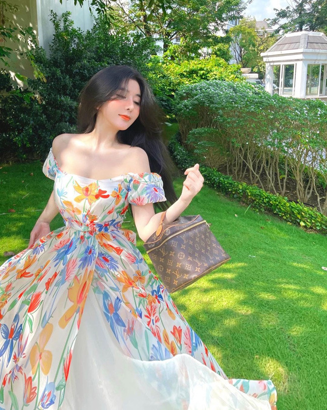 Ngọc Trân hiện là sinh viên trường Đại học Ngoại ngữ - Tin học TP.HCM, chuyên ngành Quan hệ quốc tế.