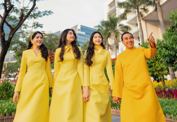 Chia sẻ của MC Quyền Linh nhận được sự quan tâm từ người hâm mộ. Nhiều người bày tỏ sự đồng cảm trước nỗi lo lắng của nam MC về các con.