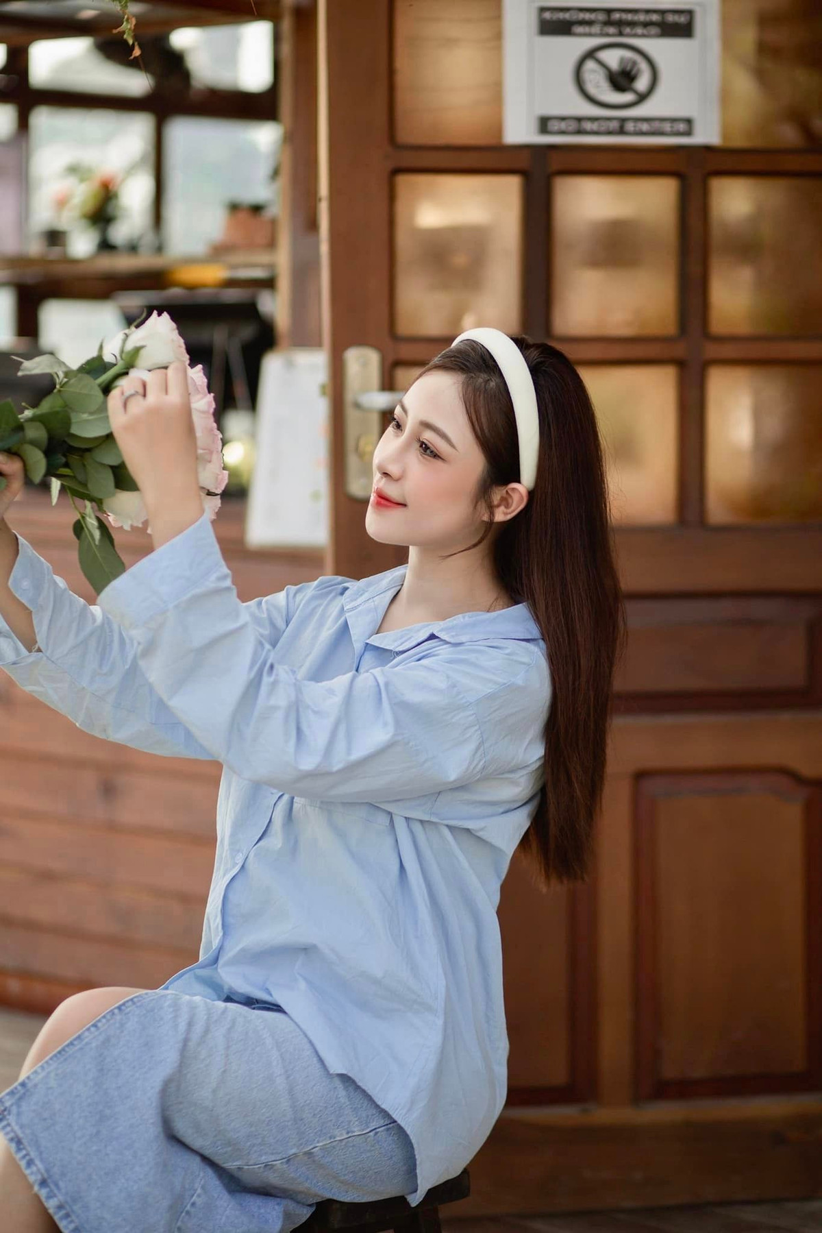 Ngắm loạt ảnh được cô đăng tải trên trang cá nhân, không ai nghĩ bà xã Phan Văn Đức đã là "mẹ bỉm" 2 con.