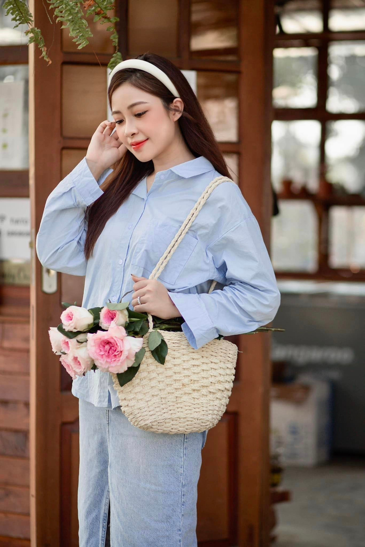 Trong thời gian chồng bị chấn thương phải nghỉ thi đấu, Nhật Linh liên tục có những hành động động viên và khiến nhiều người cảm thấy sự ngọt ngào từ cặp đôi này.