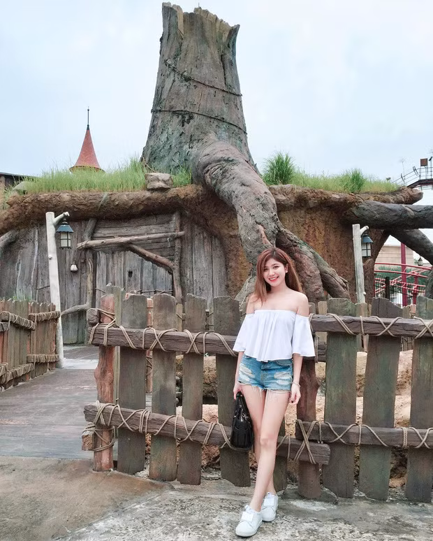 Với khuôn mặt lai, thân hình chuẩn và nước da trắng ngần, An Japan dễ chinh phục người theo dõi.