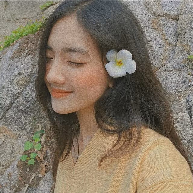 Nói về quyết định không theo đuổi giấc mơ đại học, Mỹ Kiều cho biết cô không hề hối hận khi không học đại học vì với Kiều thì được sống là chính mình, sống với đam mê sẽ vui vẻ hơn rất nhiều. Bởi dẫu sao đại học cũng không phải là con đường duy nhất dẫn đến thành công.