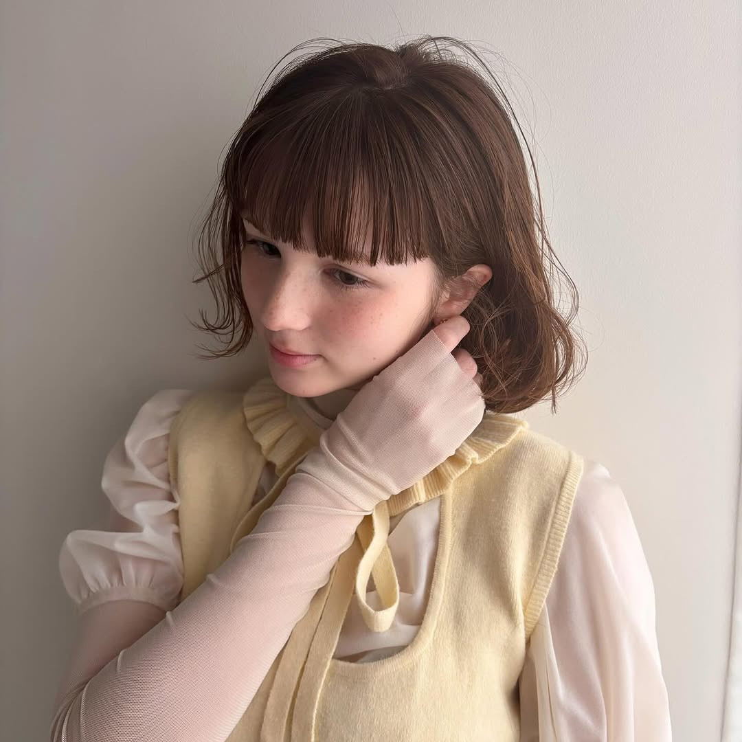 Hiện tượng "song trùng" đang xảy ra ngày càng nhiều, đặc biệt trong thời đại mạng xã hội và xu hướng làm đẹp đại trà và điển hình mới nhất là Xoài Non và Alice Robins.