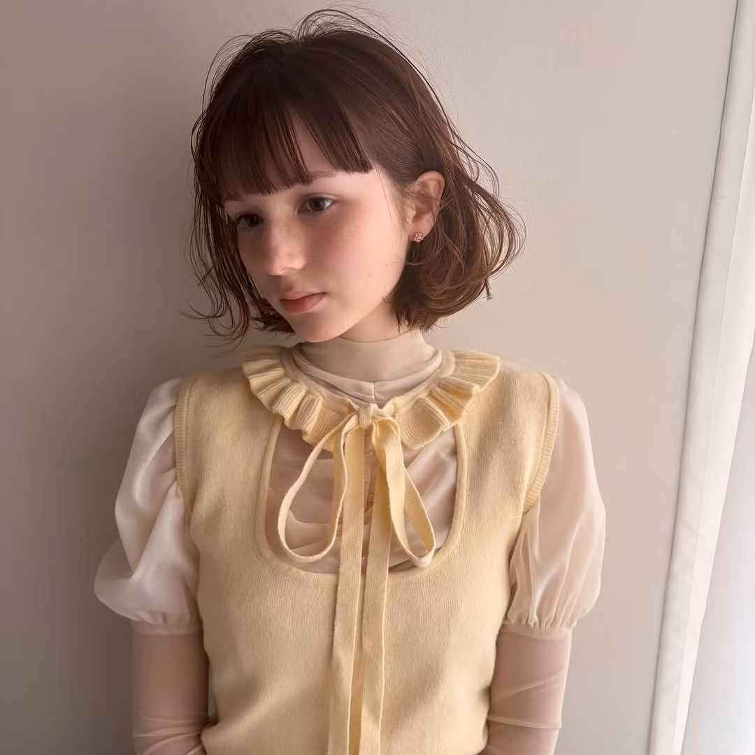 Song trùng ngoại hình từng được xem là chuyện hy hữu. Nhưng hiện nay, với sự phát triển của công nghệ hình ảnh, việc bắt gặp một người “như bước ra từ gương” không còn là điều hiếm.