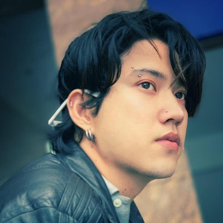 “Đó coi đi, số khổ nó khổ vậy đó, người ta nghèo thì chọn ăn món gì như bào ngư vi cá đồ đó chứ sao chọn ăn phở. Thôi chúc bà vượt qua mùa đông cô đơn lạnh giá, bớt nghèo lại đi nha chứ nghèo hoài không ai giúp mãi được đâu”, thêm phát ngôn gây tranh cãi của người này.