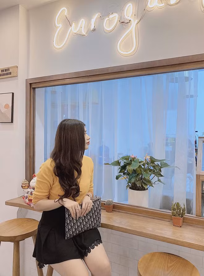 Anh Thư chia sẻ: "Hồi cấp 2, mình có đeo cái kính giống nữ chính trong phim Cô Gái Xấu Xí nên bị trêu chọc ngoại hình suốt một thời gian dài. Mình nhận ra mọi sự thay đổi phải đến từ chính bản thân nên đã chăm sóc cơ thể nhiều hơn, tập luyện (gym, bơi lội) và tham gia hoạt động cộng đồng để giúp mình tự tin hơn...