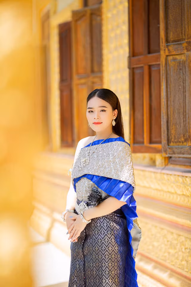 Theo nhận xét của netizen, đường nét gương mặt của Ngân Thảo trở nên thanh tú hơn, làn da trắng sáng giúp "thánh sún" thu hút được người đối diện.